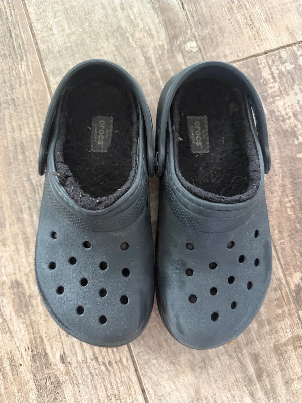 CROCS Kids Black Fuzzy-Lined Clogs